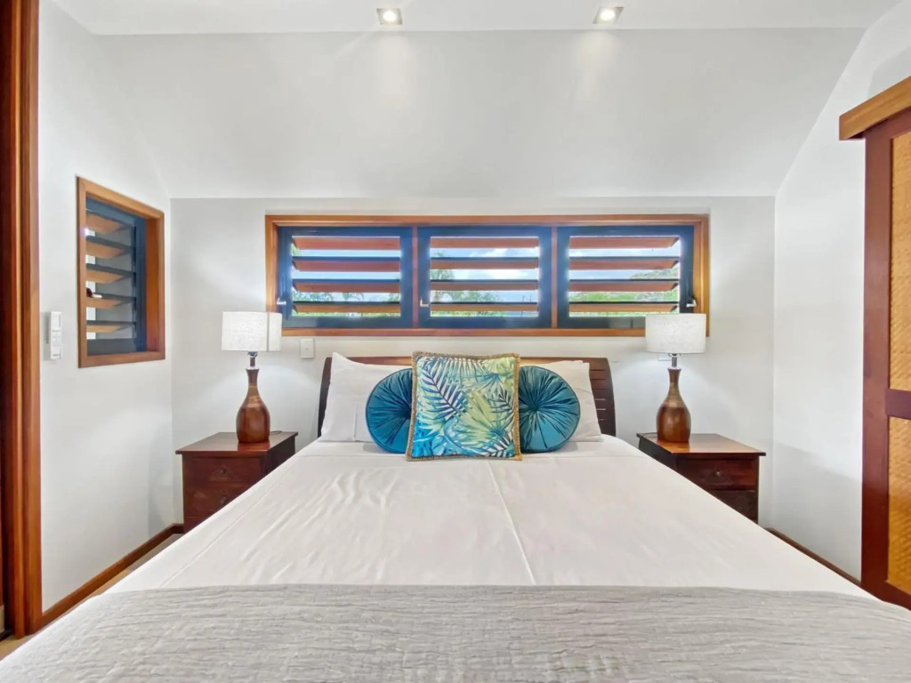 Pure Magnetic Villa 10