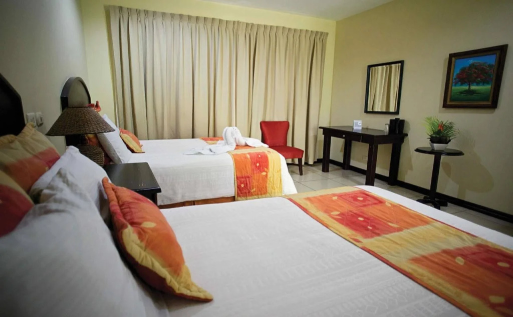 Hotel Caña Brava Inn