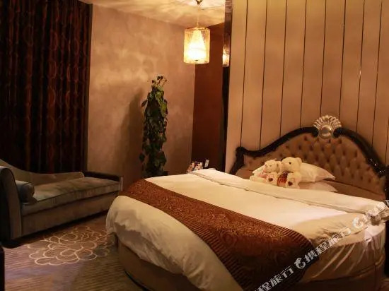 Royal Garden Hotel