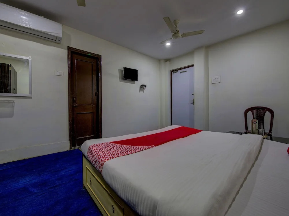 Hotel Park Street 2 by OYO Roooms