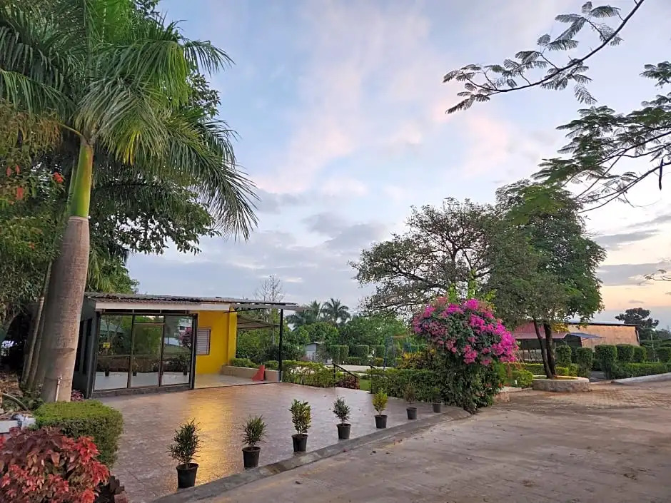 HillRock Resort & Villas, Neral-Karjat