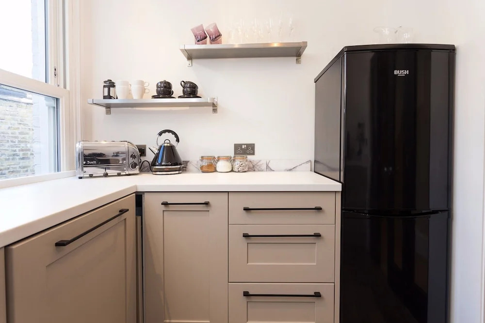 2 Bedroom Flat in Wandsworth Close to Tube Station