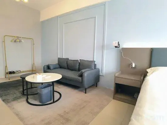 Qingling Apartment (Changchun University Satellite Plaza Branch)