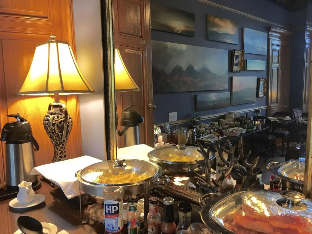 The Alamo Guest House