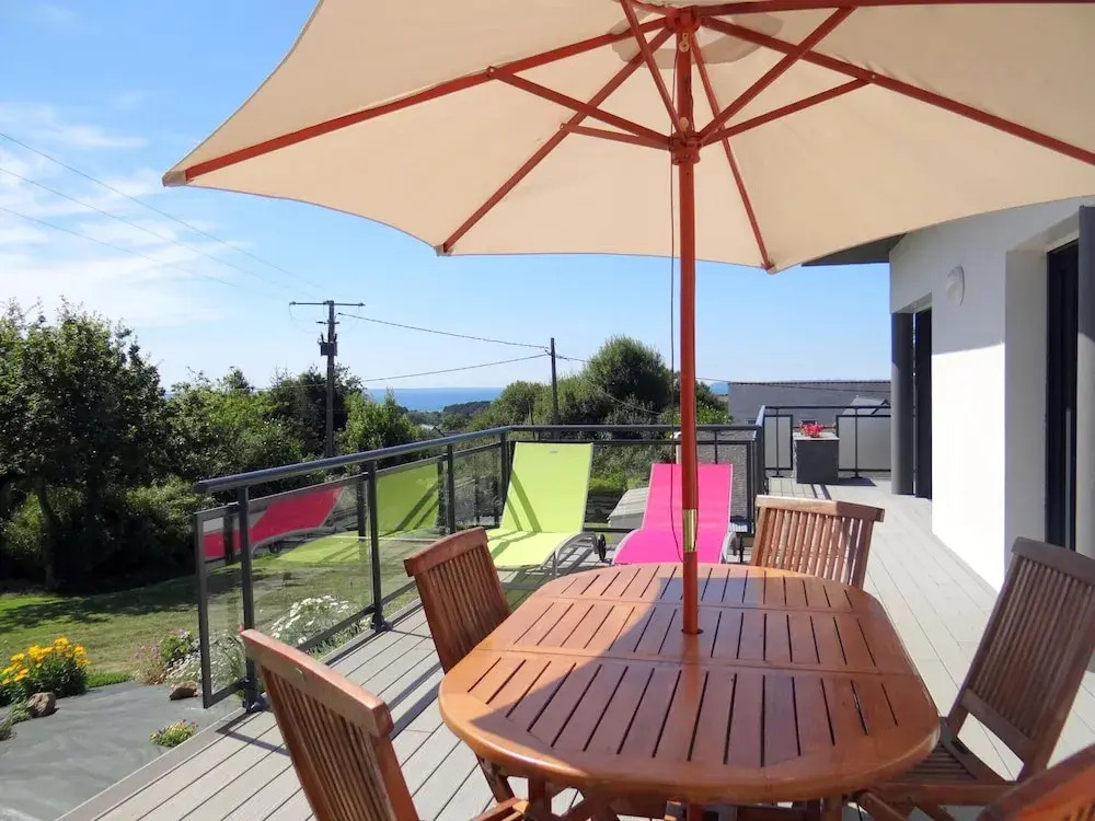 Holiday Home With sea Views, St. Nic