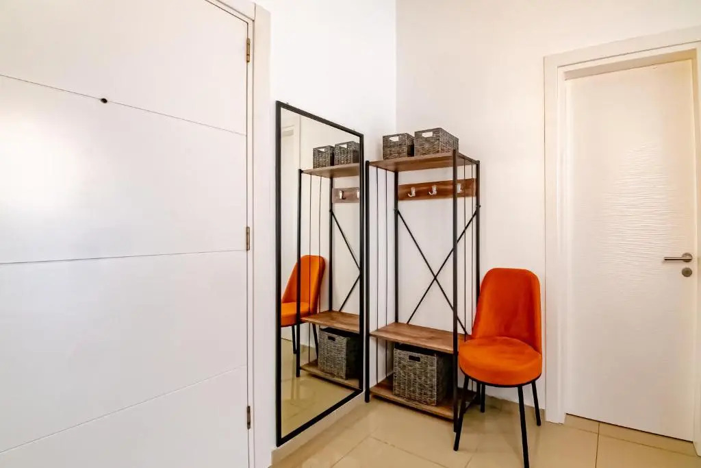 Luxury One-Bedroom Apartment with Private Garden Lukomorye E3