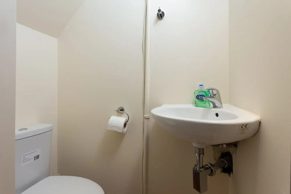 2 Bedroom House In Tooting With Garden