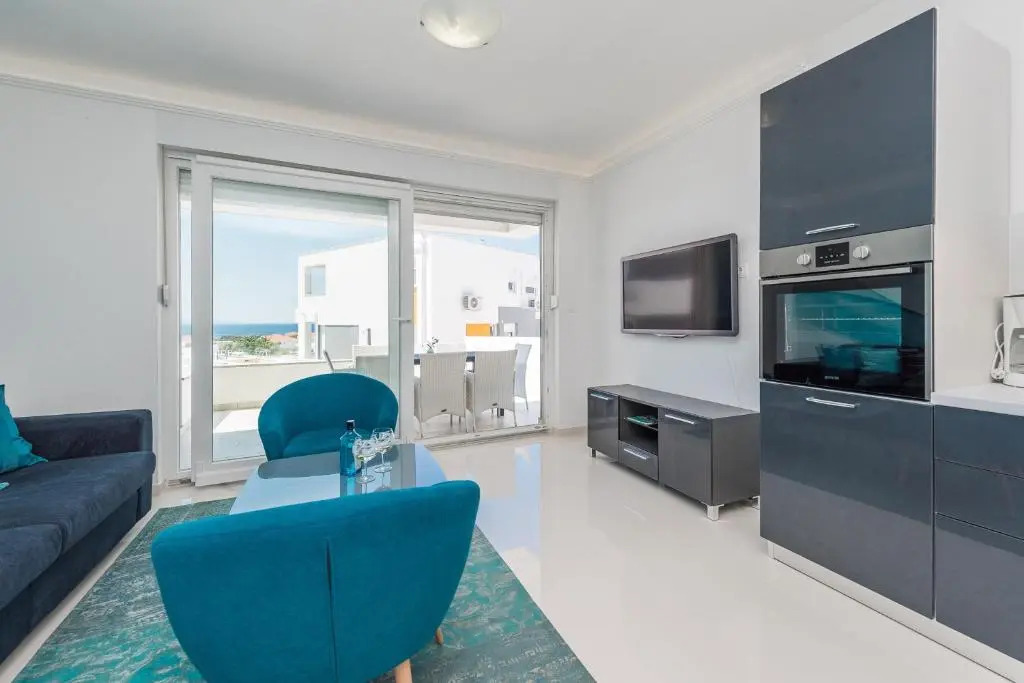 Merima 2 luxury & modern ap. for 7 with a pool