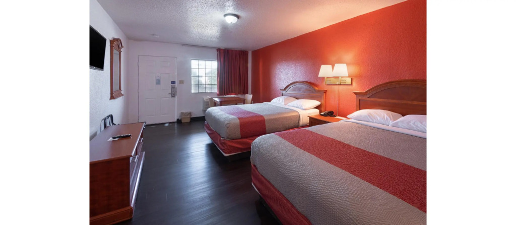 Motel 6-Corona, CA