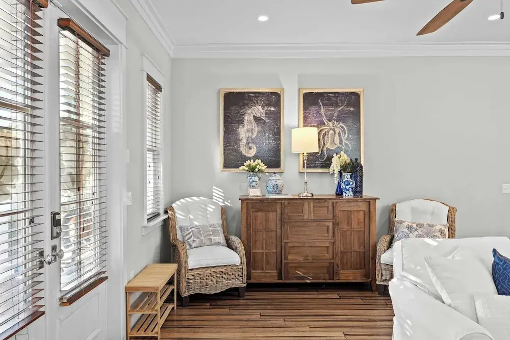 Seagrove Gardens Mins to the Beach, Santa Rosa Retreat w/ A+ Design