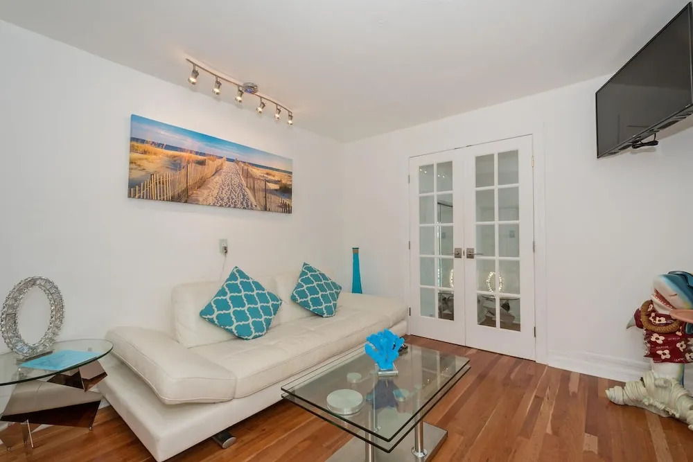 Estero Estate #3 - Two Bedroom Apartment