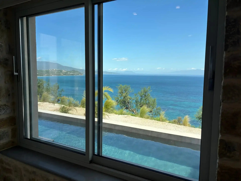 Akria Suites