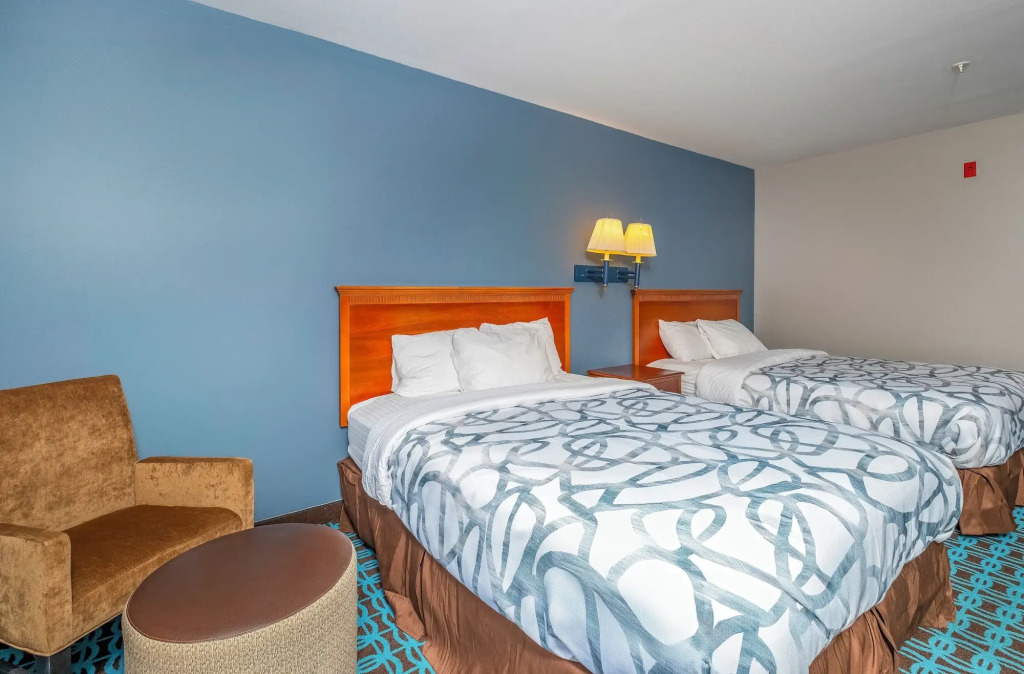 Spark By Hilton Freeport