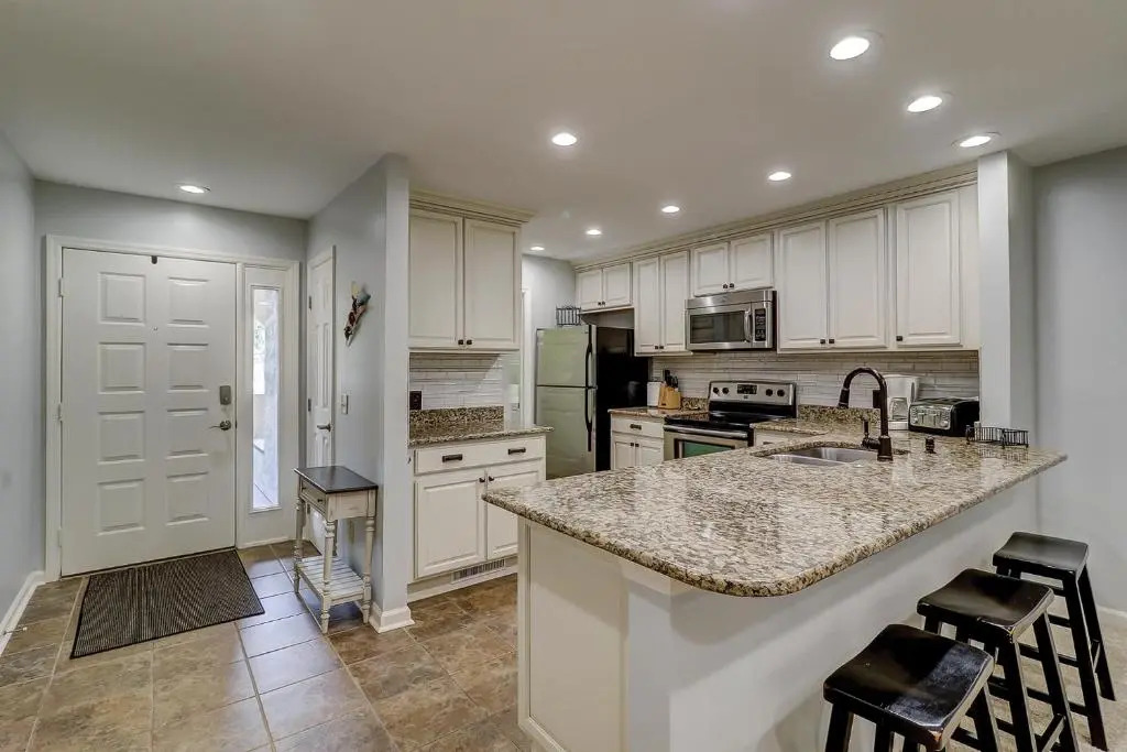 153 Colonnade 2 BR Golf Condo Shipyard