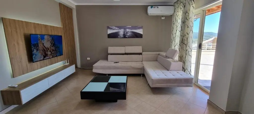 Luis Penthouse