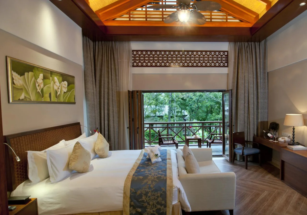 Wuzhishan Yatai Rainforest Resort Hotel