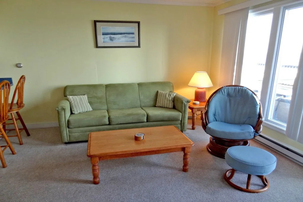 Windbreaker 18 1 Br condo by RedAwning
