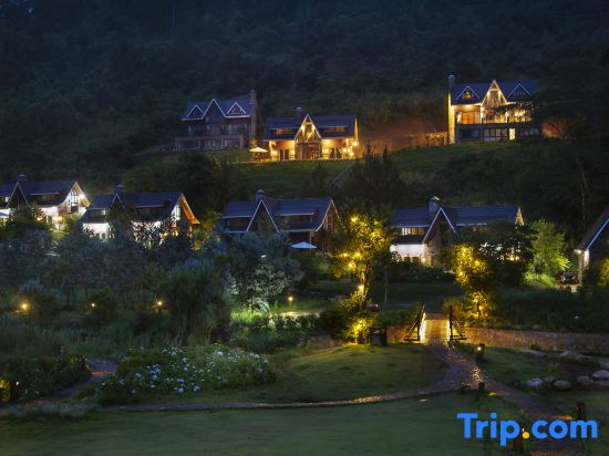 Lat Valley Retreat Village