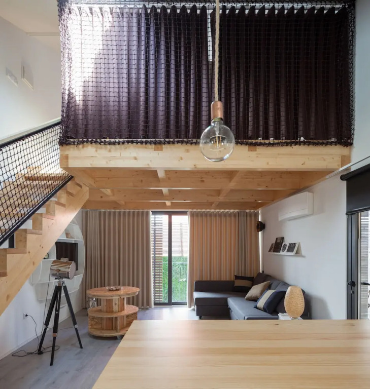 7 Gaia Roaster Apartments