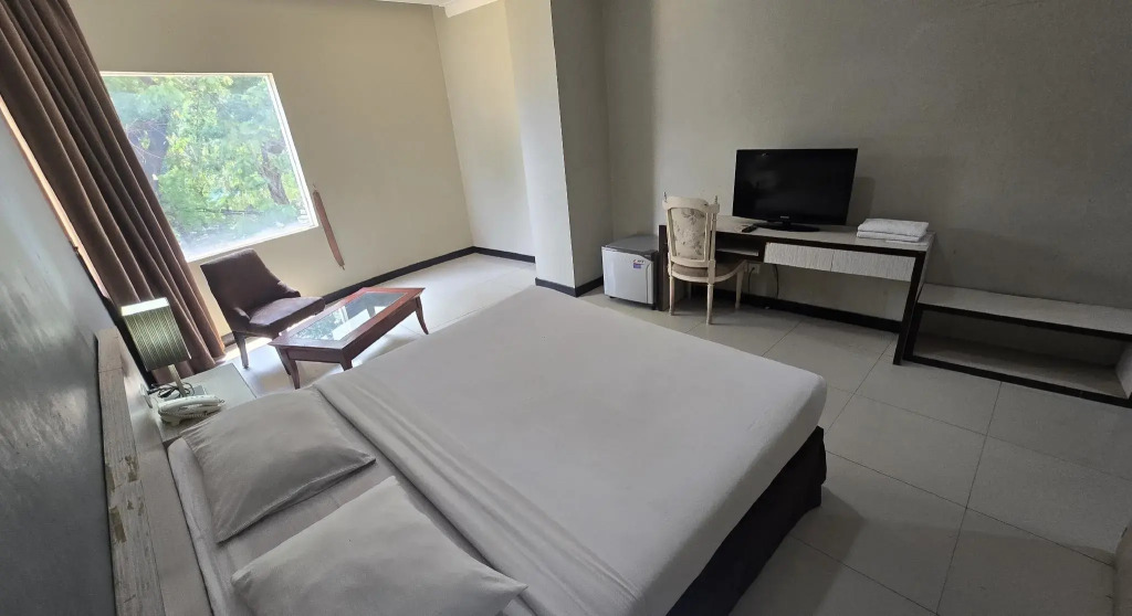 N3 Zainul Arifin Hotel