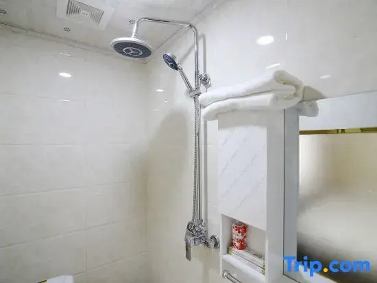 Yiju Hotel (Wanda Plaza RT-Mart)