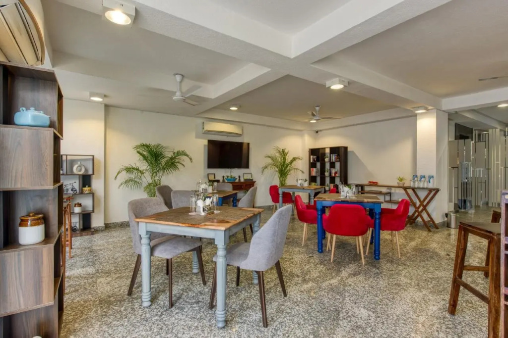 ROSASTAYS Gurugram Sec 31