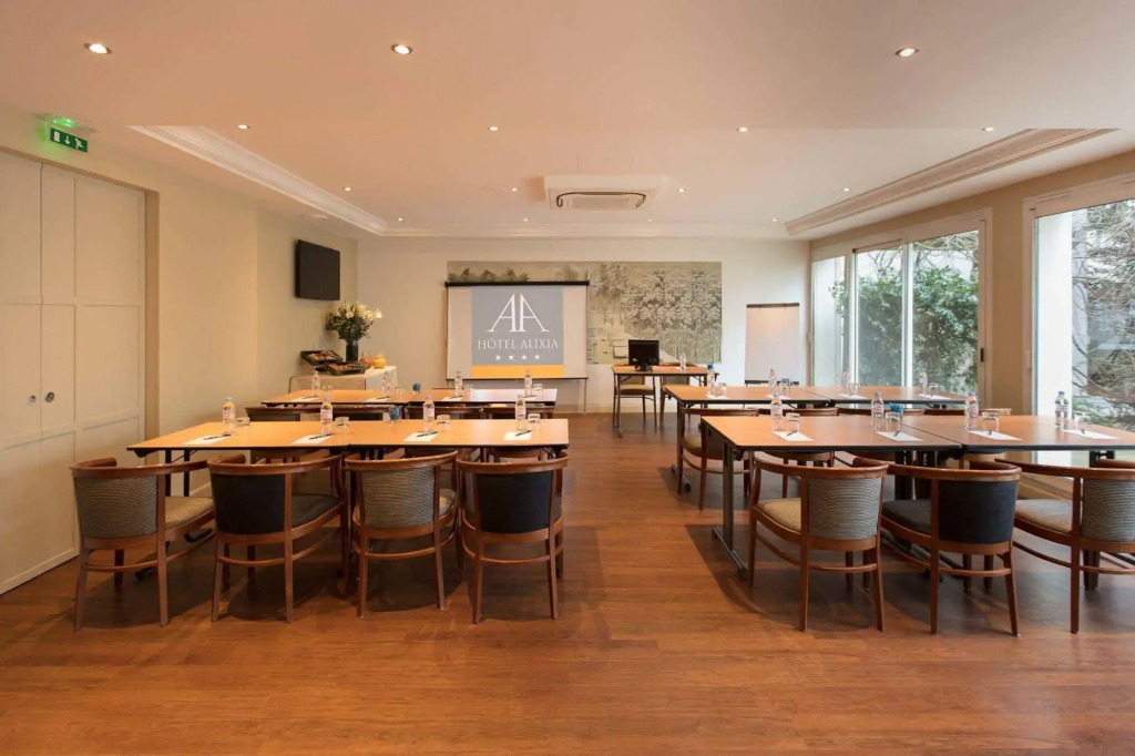 Hotel Montbriand Antony - Ancien Alixia