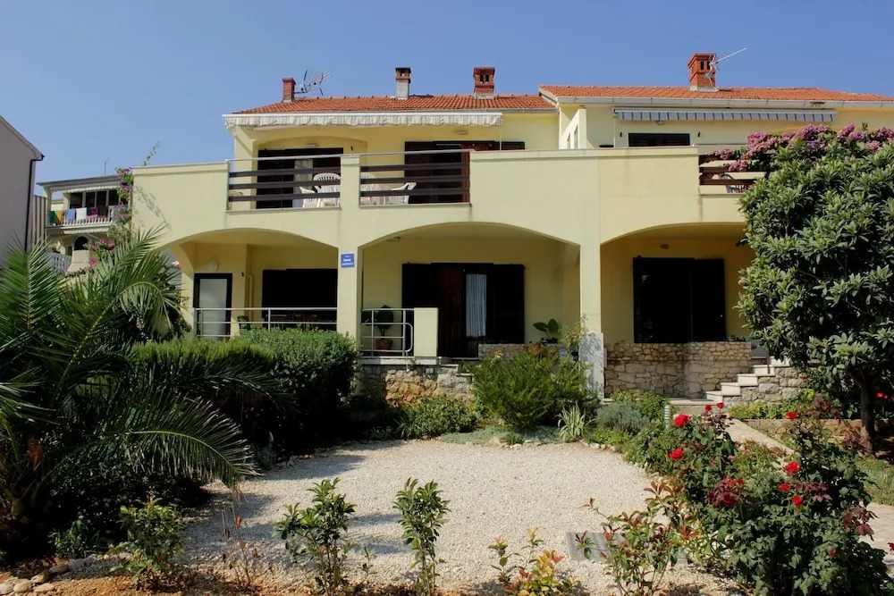 Davor - 20m From sea - A3