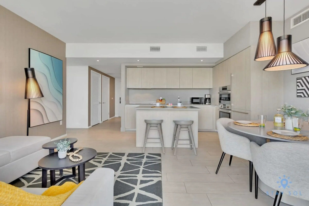 Bayview Luxury 3BR Condo Stunning Amenities