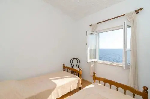 Three-Bedroom Holiday Home in Potomje