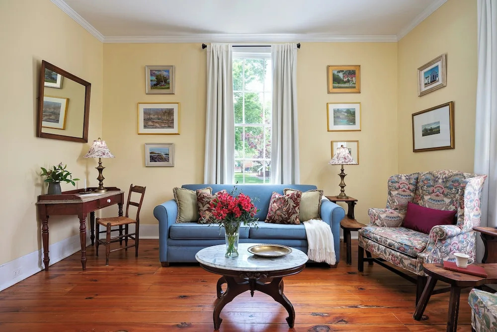 Inner Banks Inn