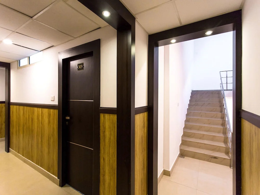 OYO 15974 Hala Residency