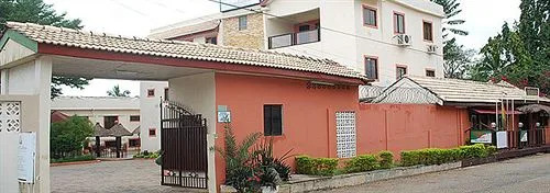 Court Gardens Hotel