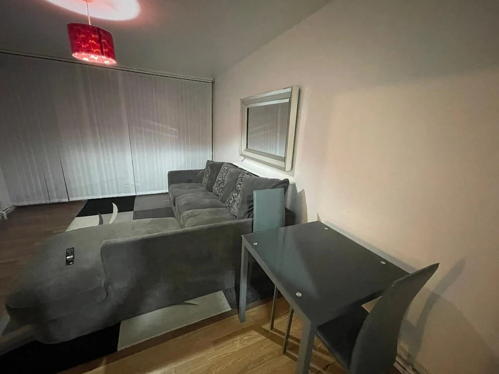 New! Xtra Large 4 Bedroom Up to 14 Guests