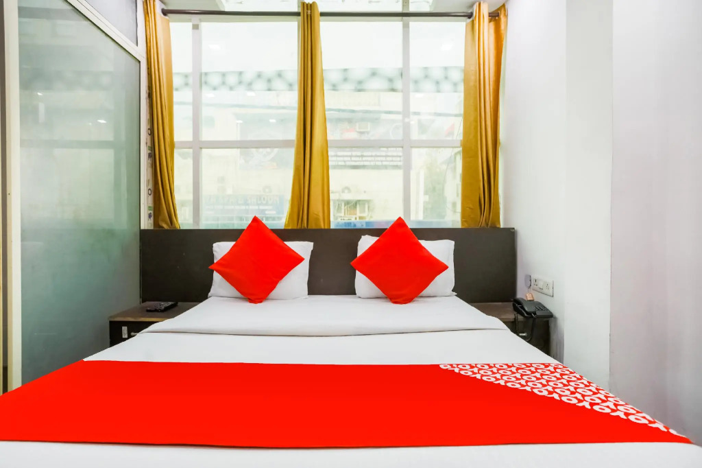 OYO Flagship 71090 Loyd Home