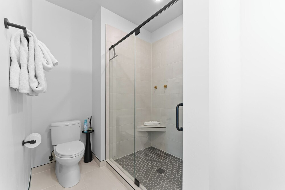 Brightwood #301, Building 2