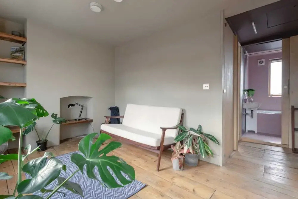 Bright, Spacious Two-bed in Hackney