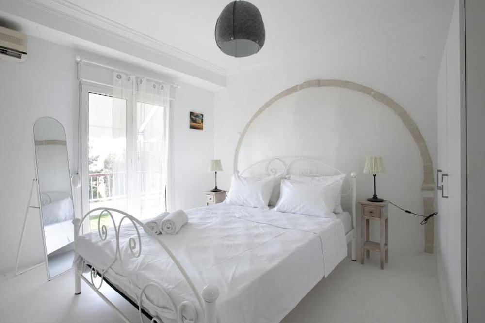 Ano Patisia A Fully Renovated Penthouse