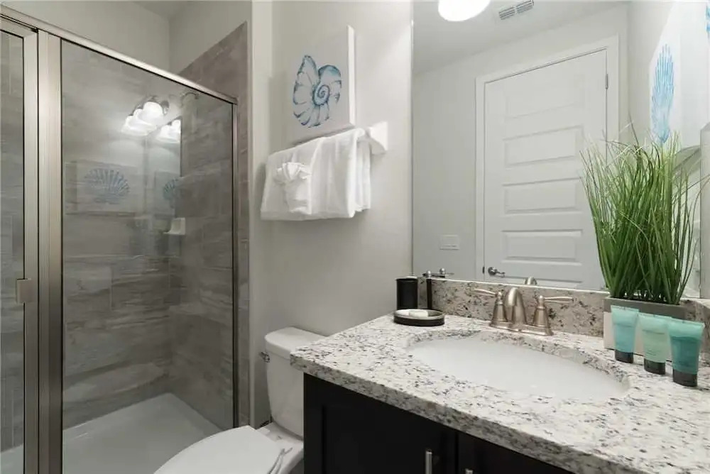 Reunion Beauty 8 Bedroom Home with Private Pool and Spa