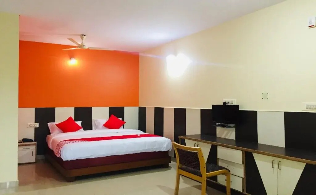 Hotel Mcc Paradise By OYO Rooms