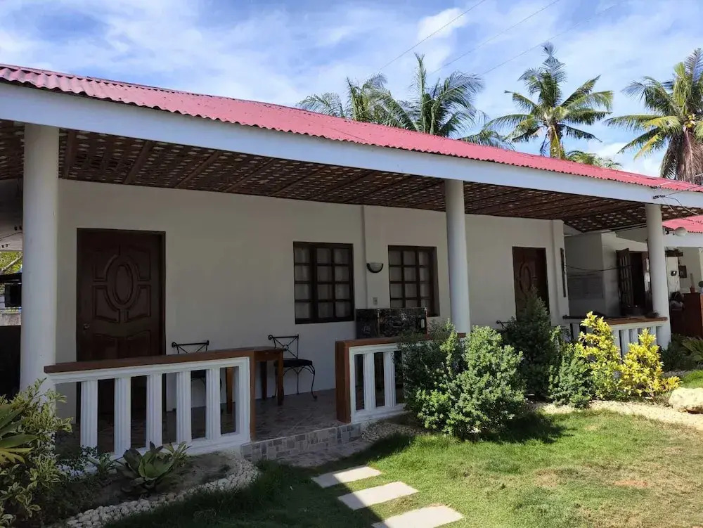 Bluewaves Resort - Basdaku by Hiverooms