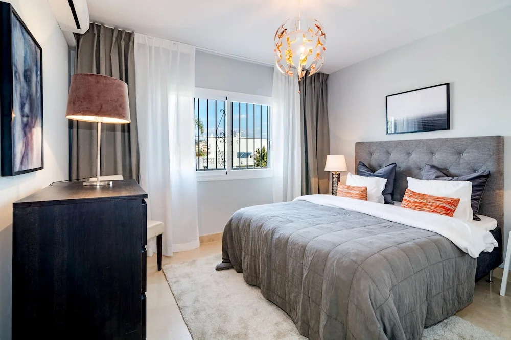 AS10-Apartment Aloha Sur-Roomservice