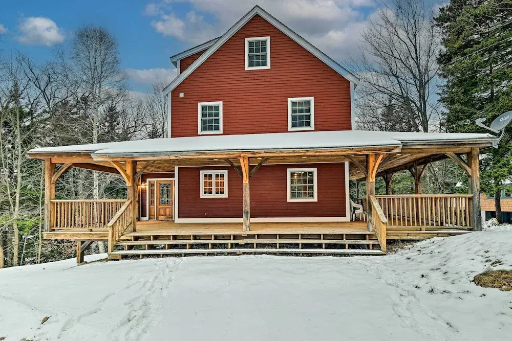 West Dover Home w/ Deck ~ 2 Mi to Mount Snow
