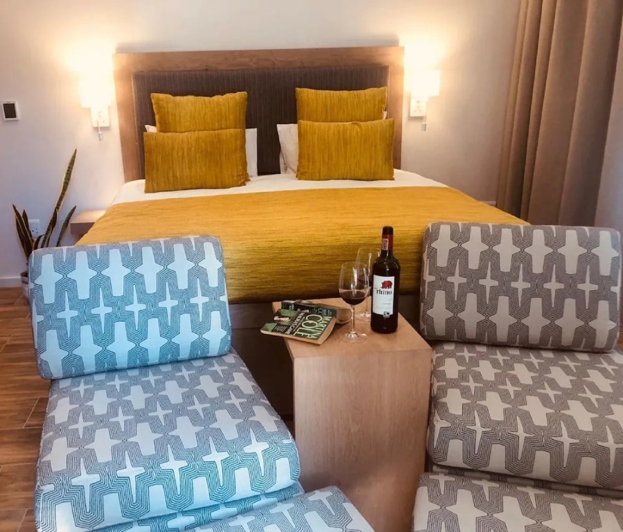 Urban Oasis Aparthotel