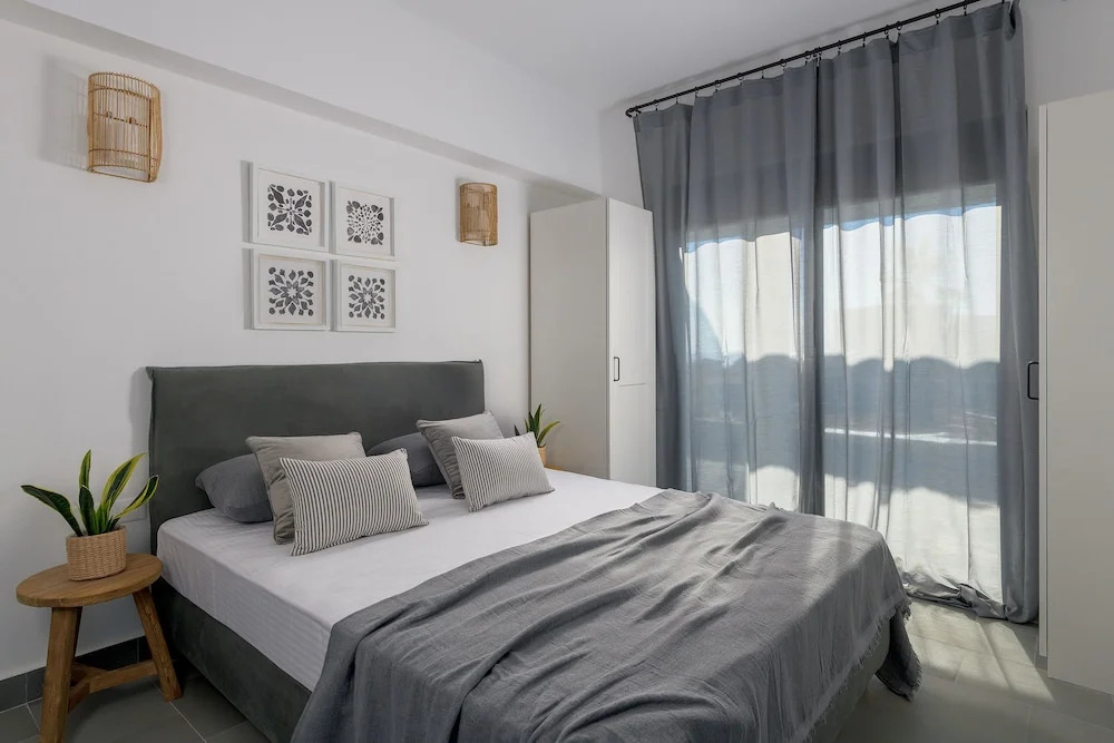 Seasand Villa - Luxury Pool Retreat - 150m Beach