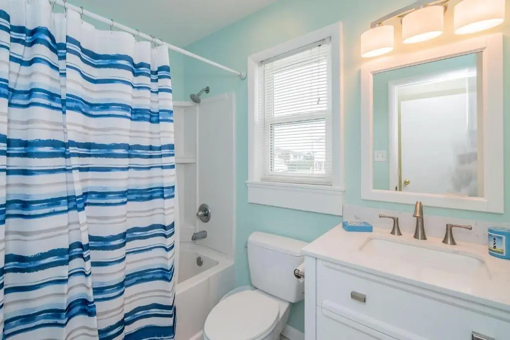 10 Conch Too by Oak Island Accommodations