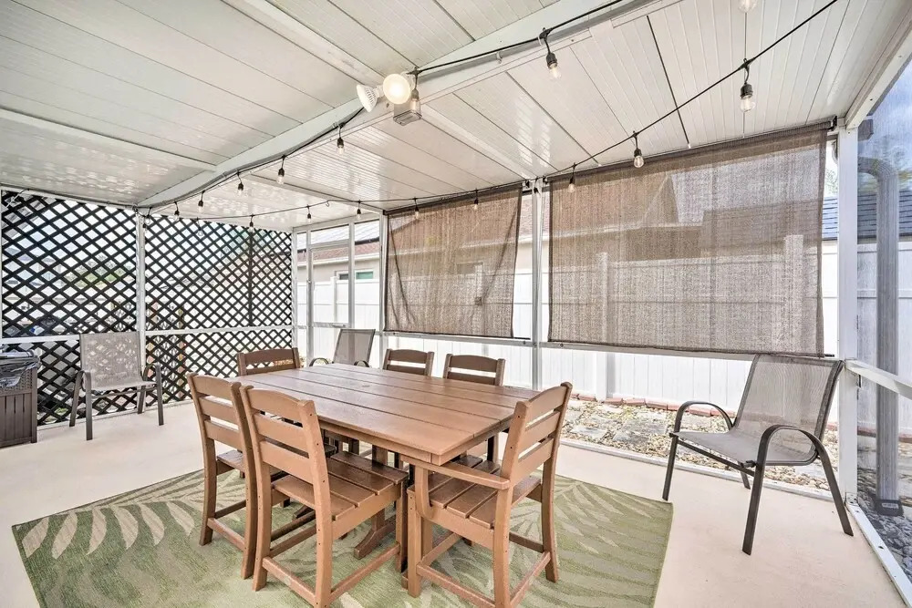 Kissimmee Retreat w/ Private Basketball Court!