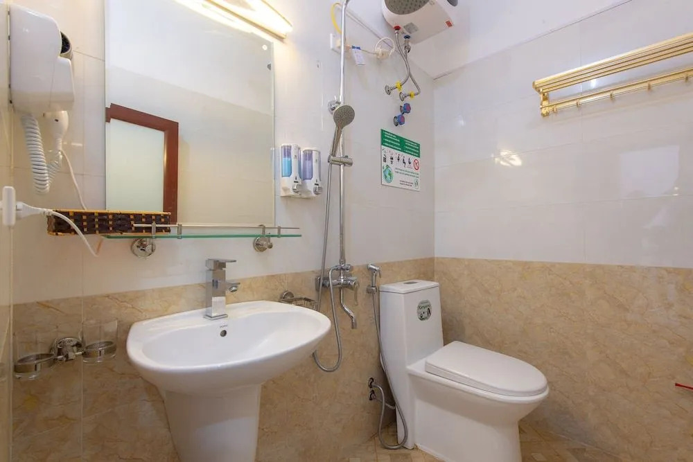 Oyo 383 Luxury Airport Hotel & SPA