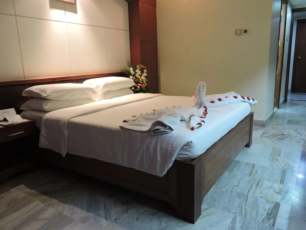 Hotel PLR Grand