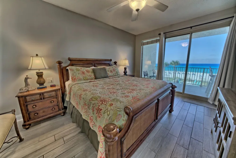 Modern Oceanfront Retreat, Spacious Balcony - 0207 3 Bedroom Condo by RedAwning